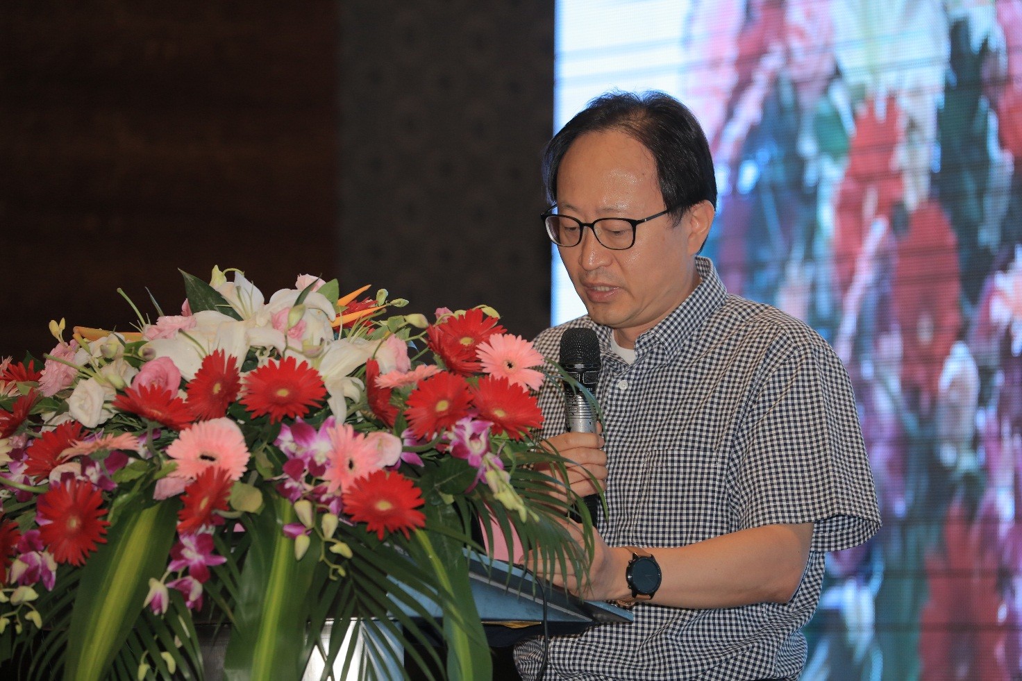 ��Ȧ- ��ȦΪ�Ķ���