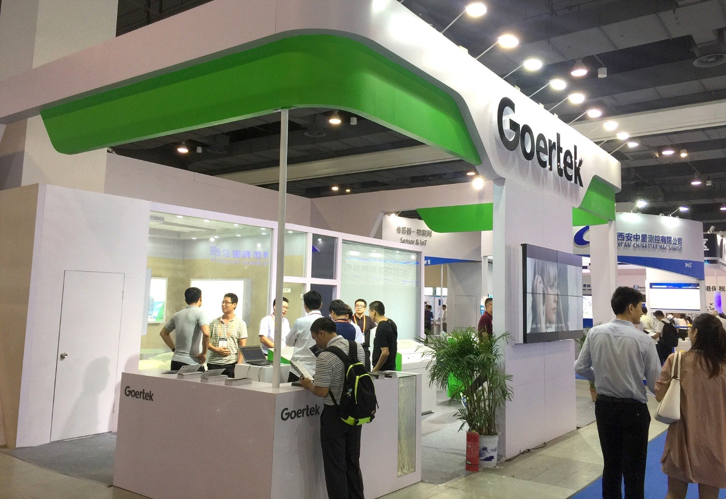 ��Ȧ- ��ȦΪ�Ķ���