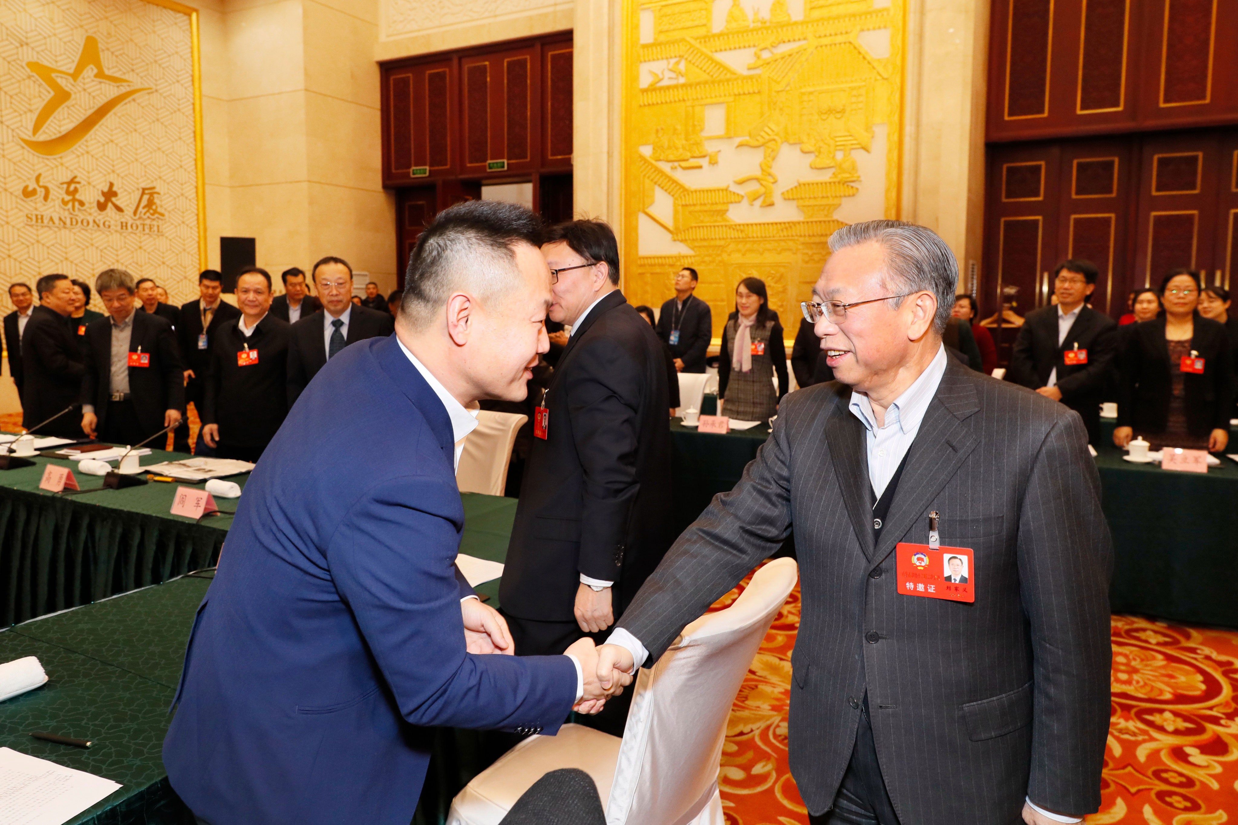 ��Ȧ- ��ȦΪ�Ķ���